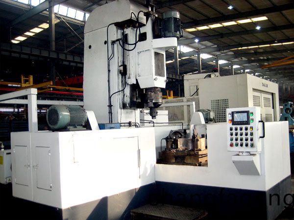 減(jian)殼三麵鏜車機(jī)牀